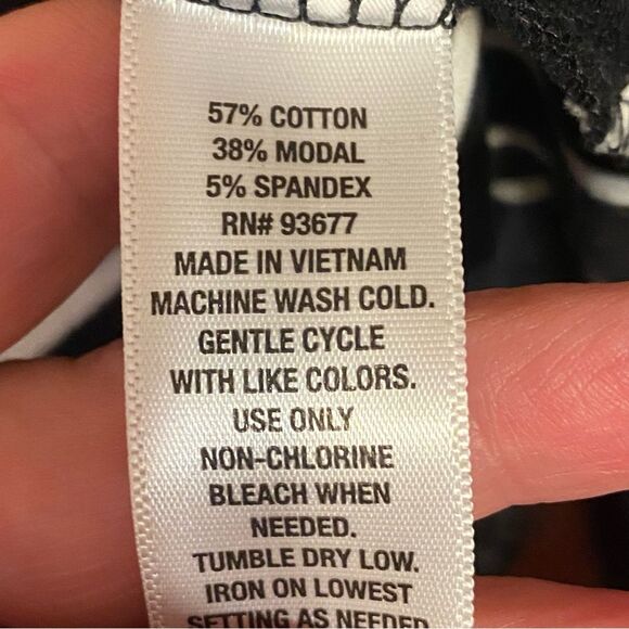 a.n.a Long Sleeve Striped Tee Rounded Neckline Womens Size Small Soft Jersey - Picture 6 of 6